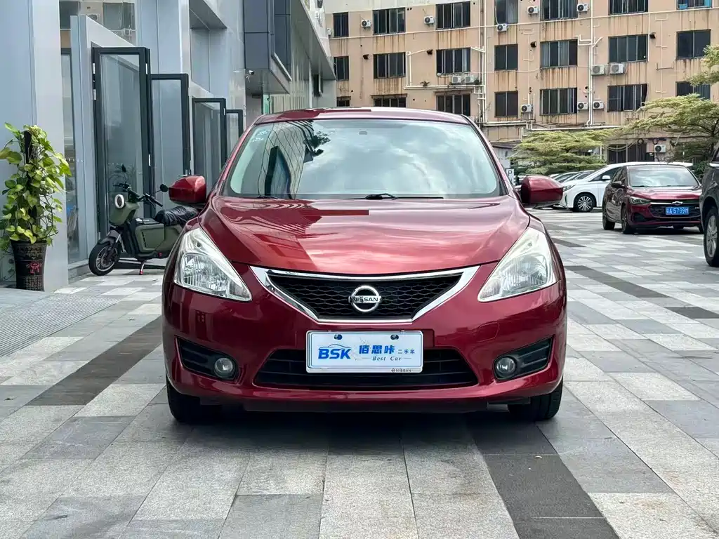 Nissan Tiida 2013