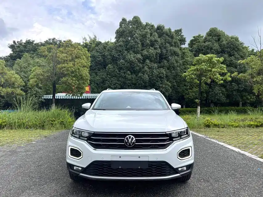 Volkswagen T-Roc 2022 — фото 1