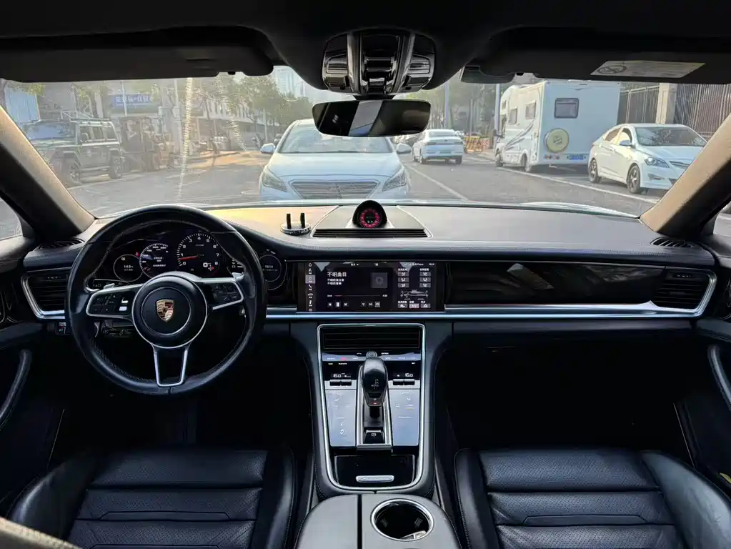 Porsche Panamera 2019 — фото 14