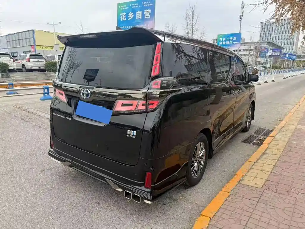 Toyota Vellfire 2023 — фото 8