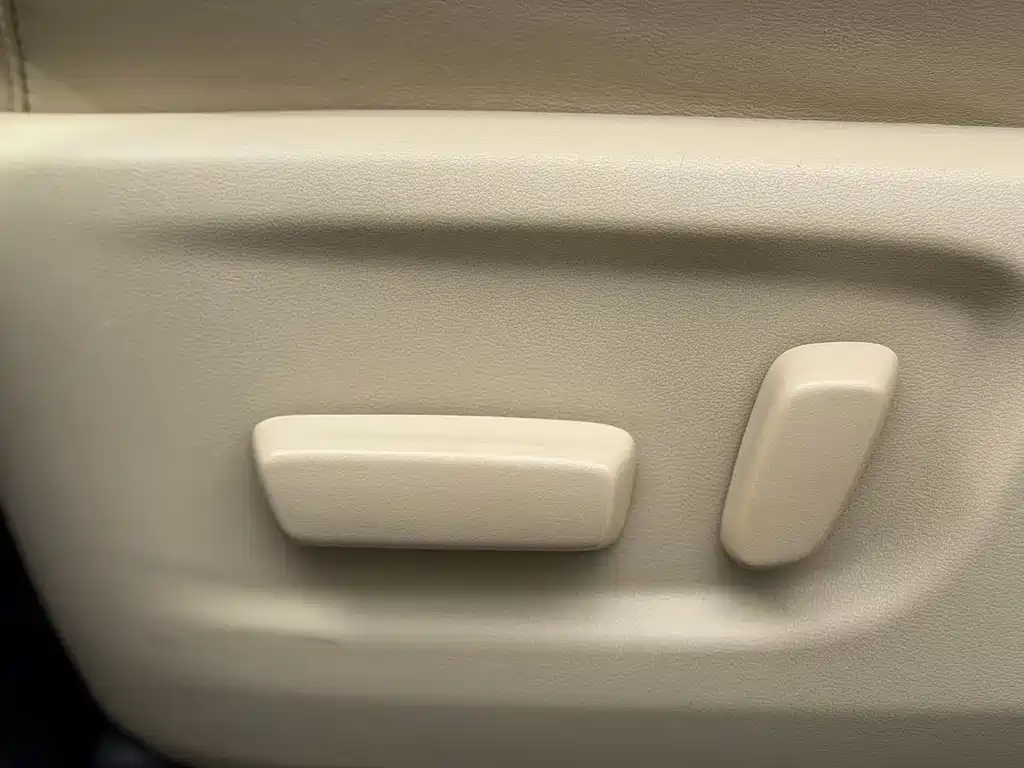 Toyota Alphard 2022 — фото 8