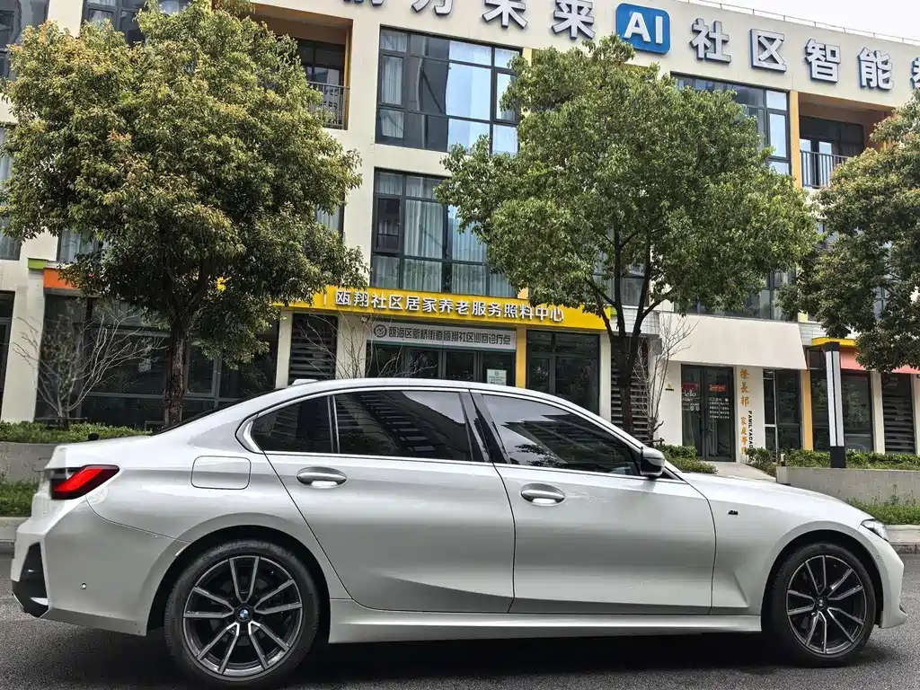 BMW 3 Series 2023 — фото 15