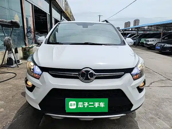 BAIC Shenbao X25 2017