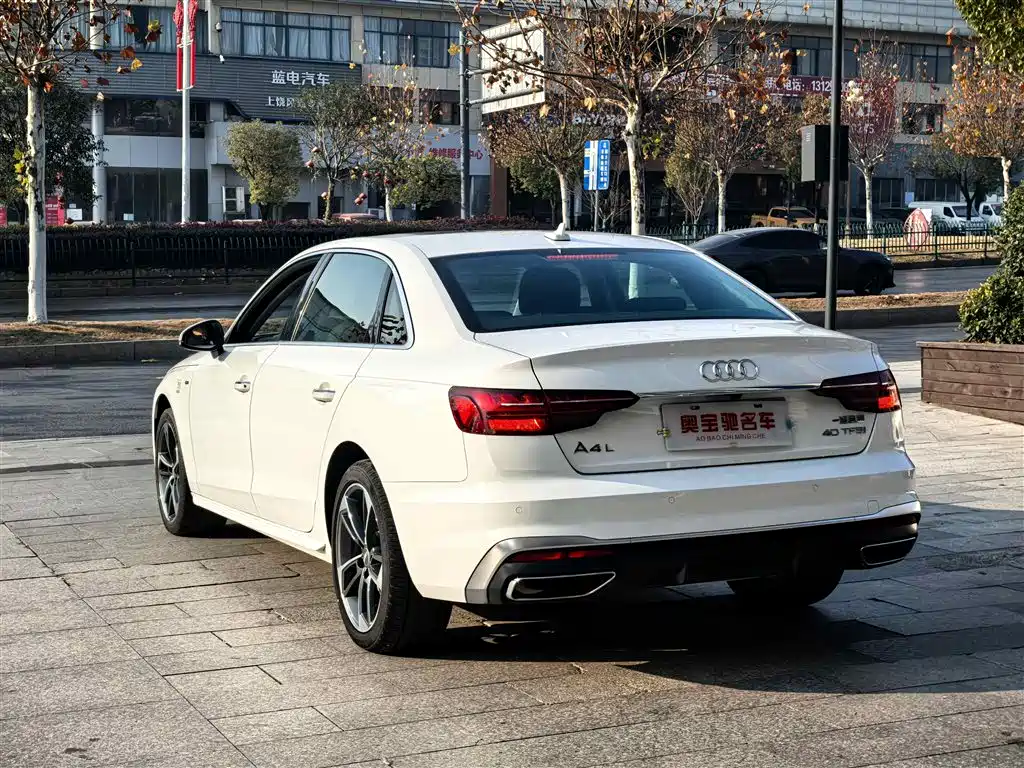 Audi A4L 2022 — фото 9
