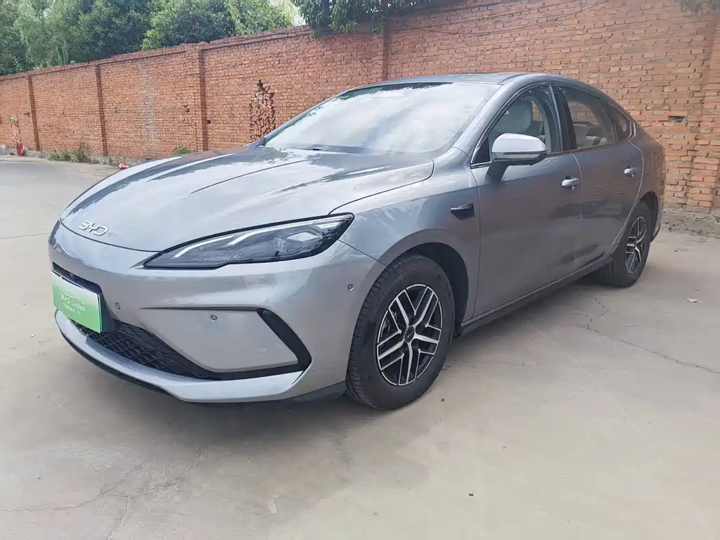 BYD Seal 05 DM-i 2025 — фото 1