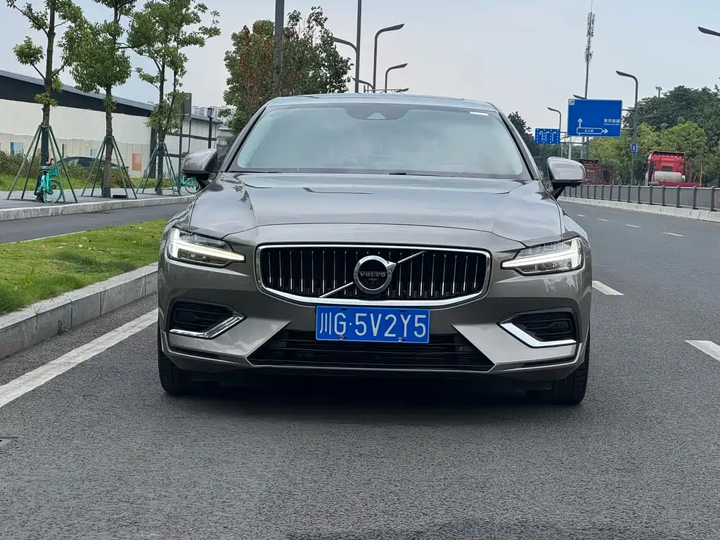 Volvo S60 2020 — фото 2