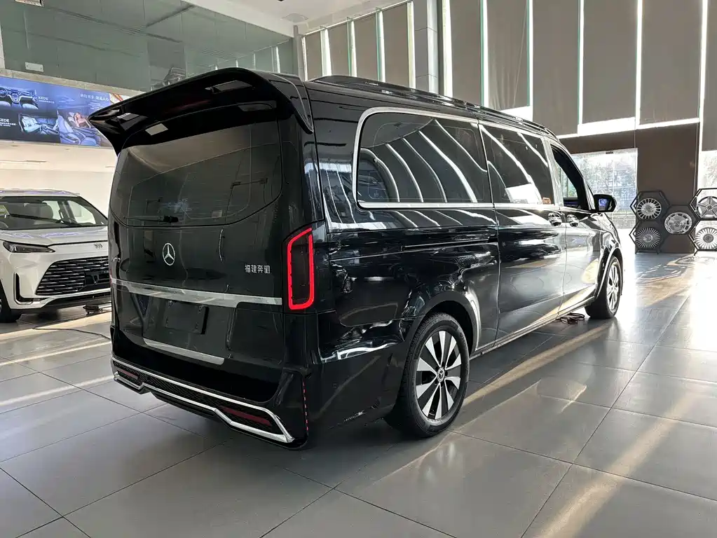 Mercedes-Benz Vito 2024 — фото 24