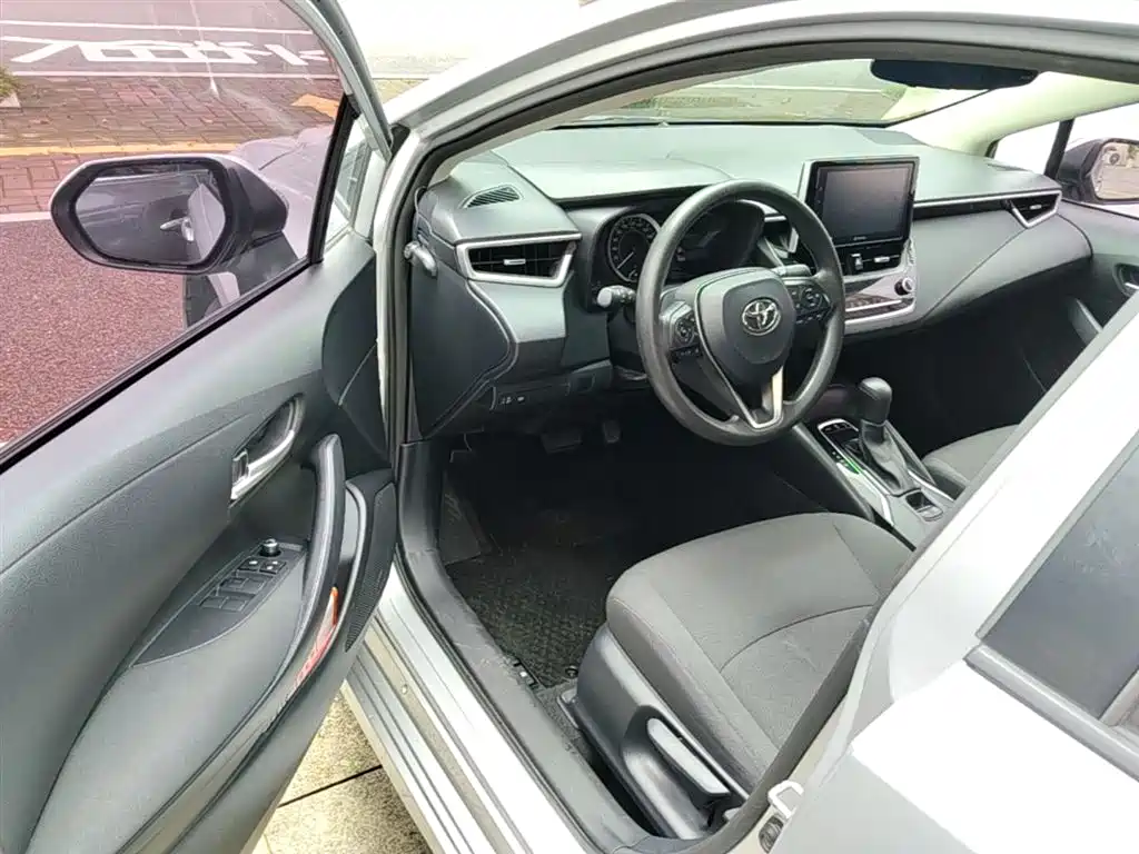 Toyota Corolla 2019 — фото 16