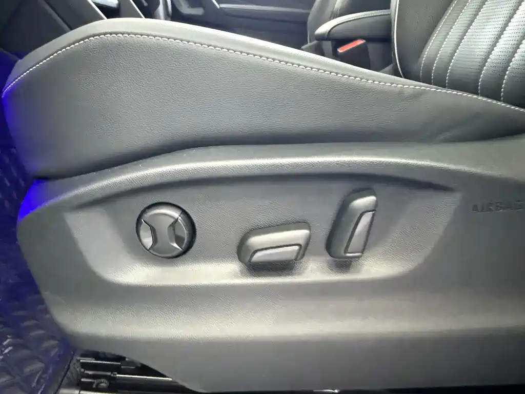 Volkswagen Tiguan L 2023 — фото 11