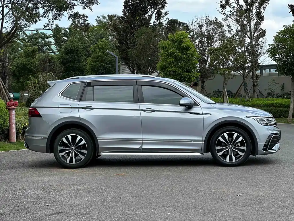 Volkswagen Tiguan L 2021