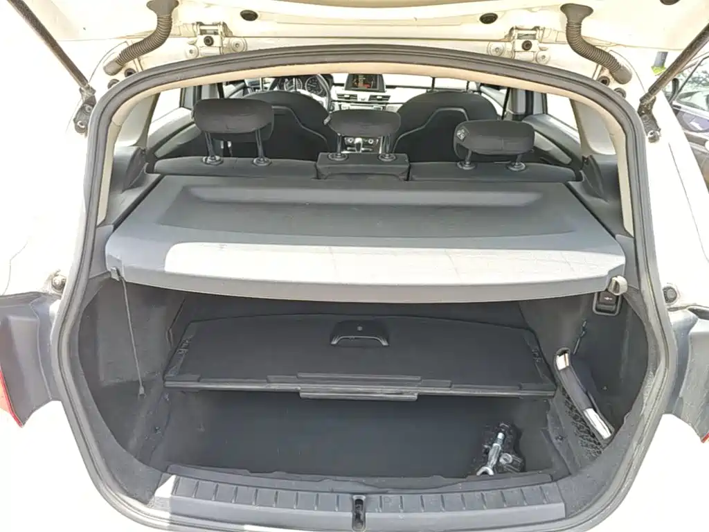 BMW 2 Series Station Wagon 2017 — фото 16