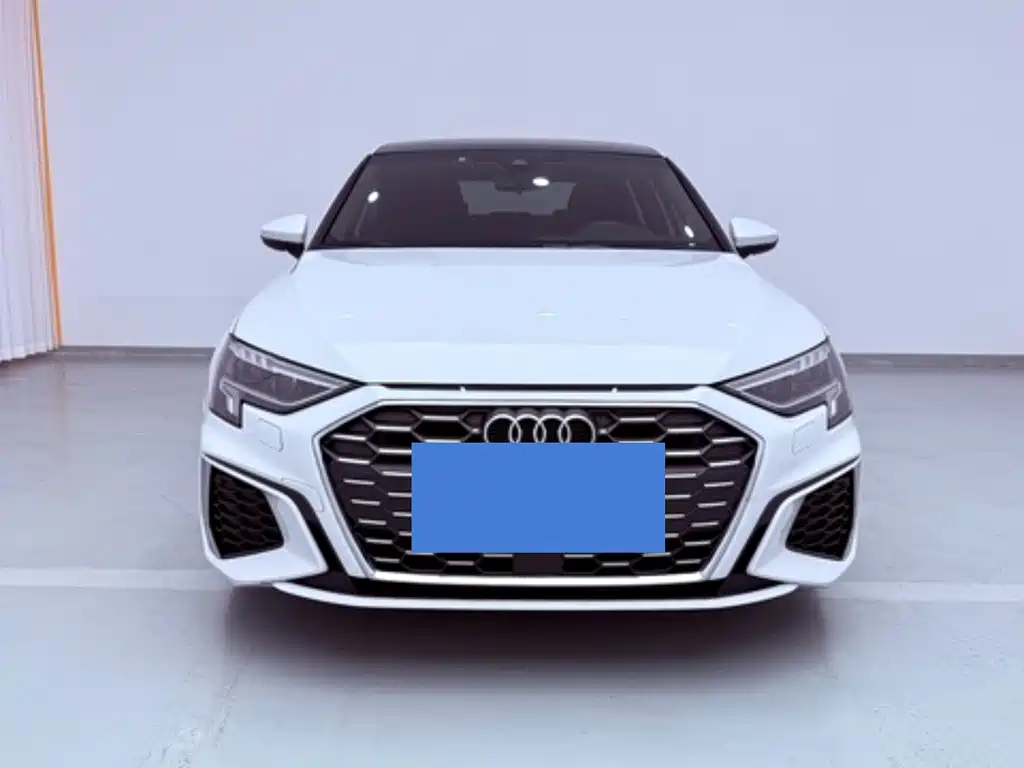 Audi A3 2022 — фото 1