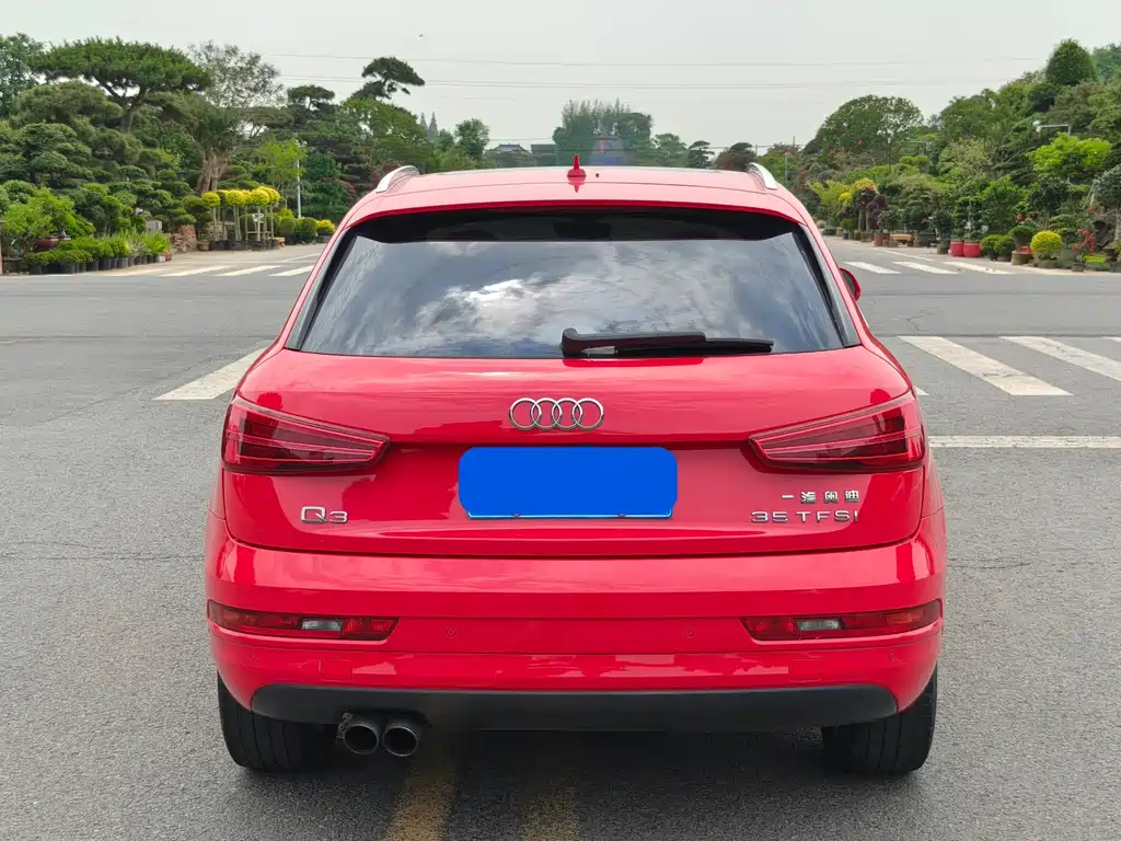 Audi Q3 2016 — фото 11
