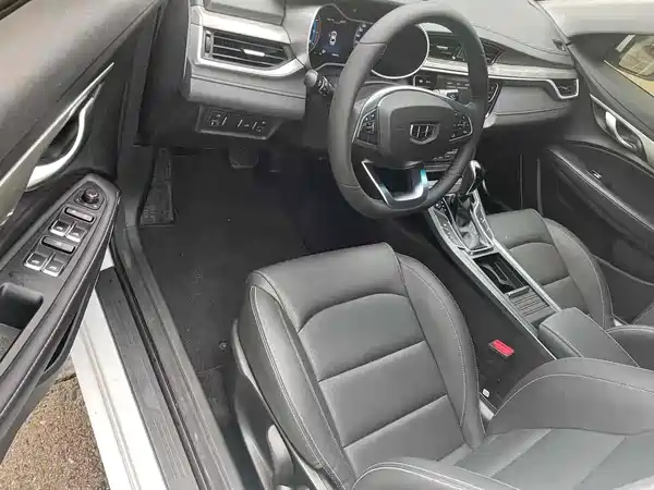 Geely Emgrand 2021