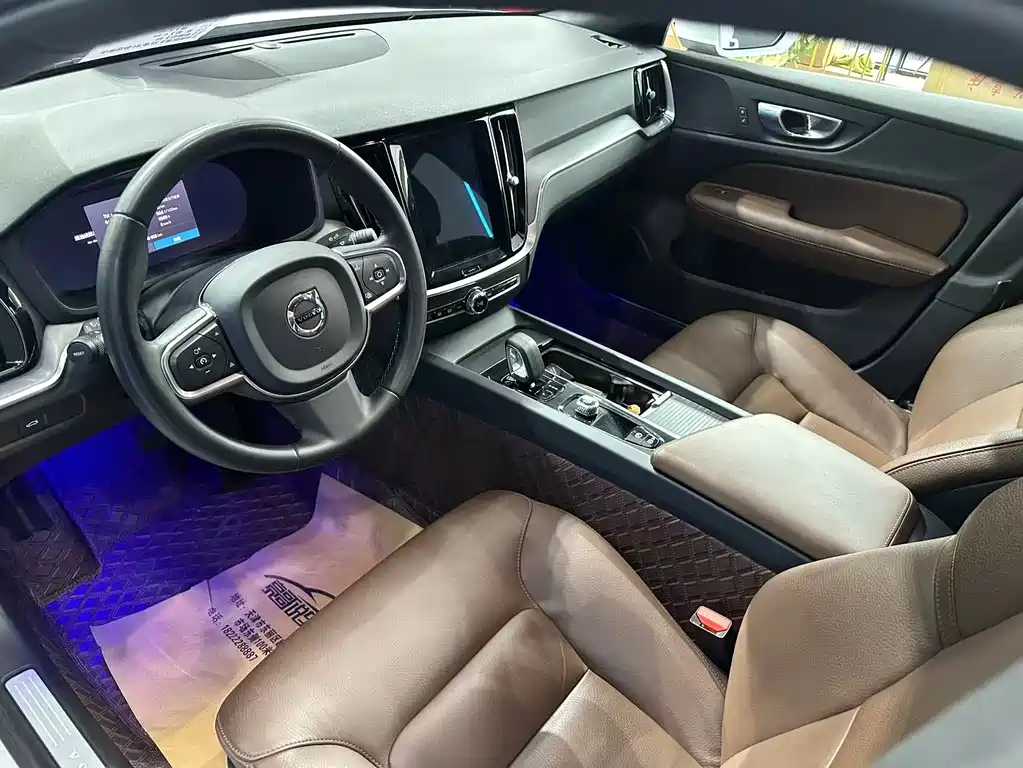 Volvo S60 2023 — фото 11