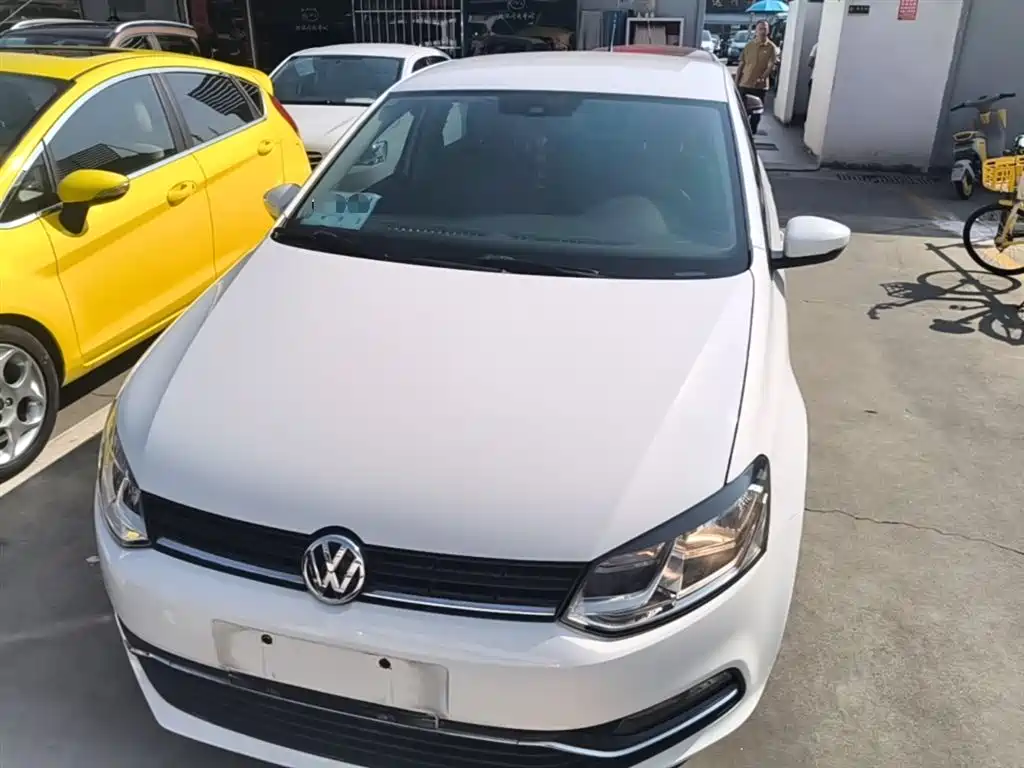 Volkswagen Polo 2015 — фото 3