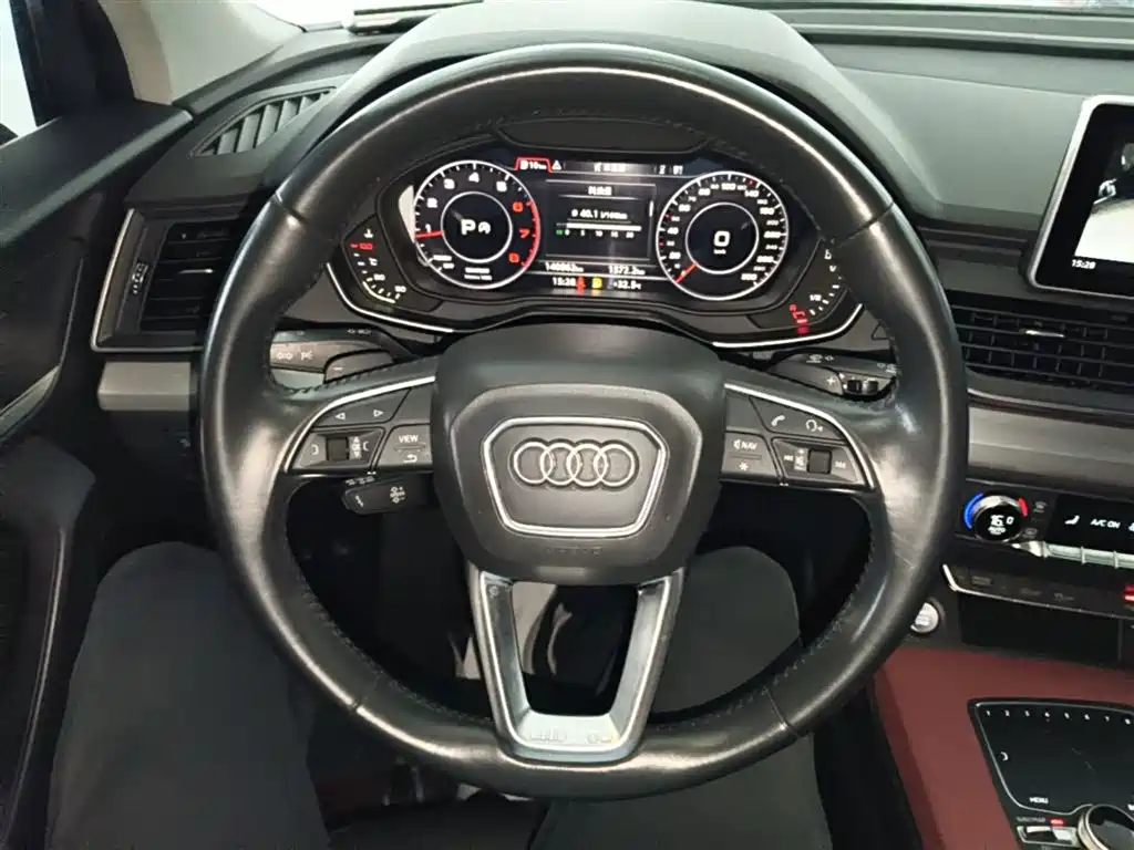 Audi Q5L 2019 — фото 11