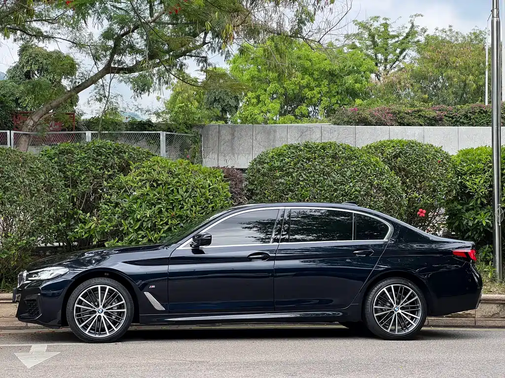 BMW 5 Series 2023