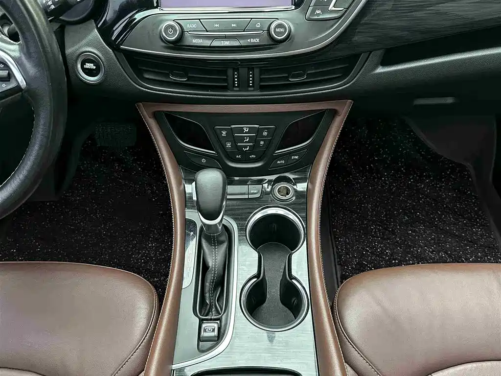 Buick Envision Plus 2018 — фото 11