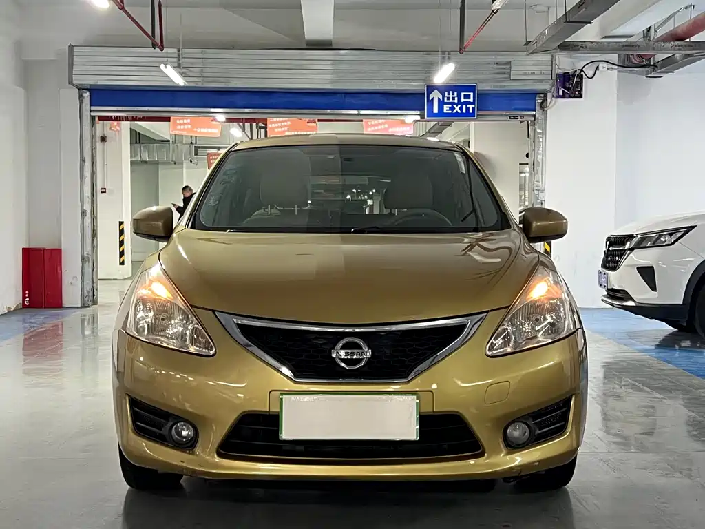 Nissan Tiida 2013