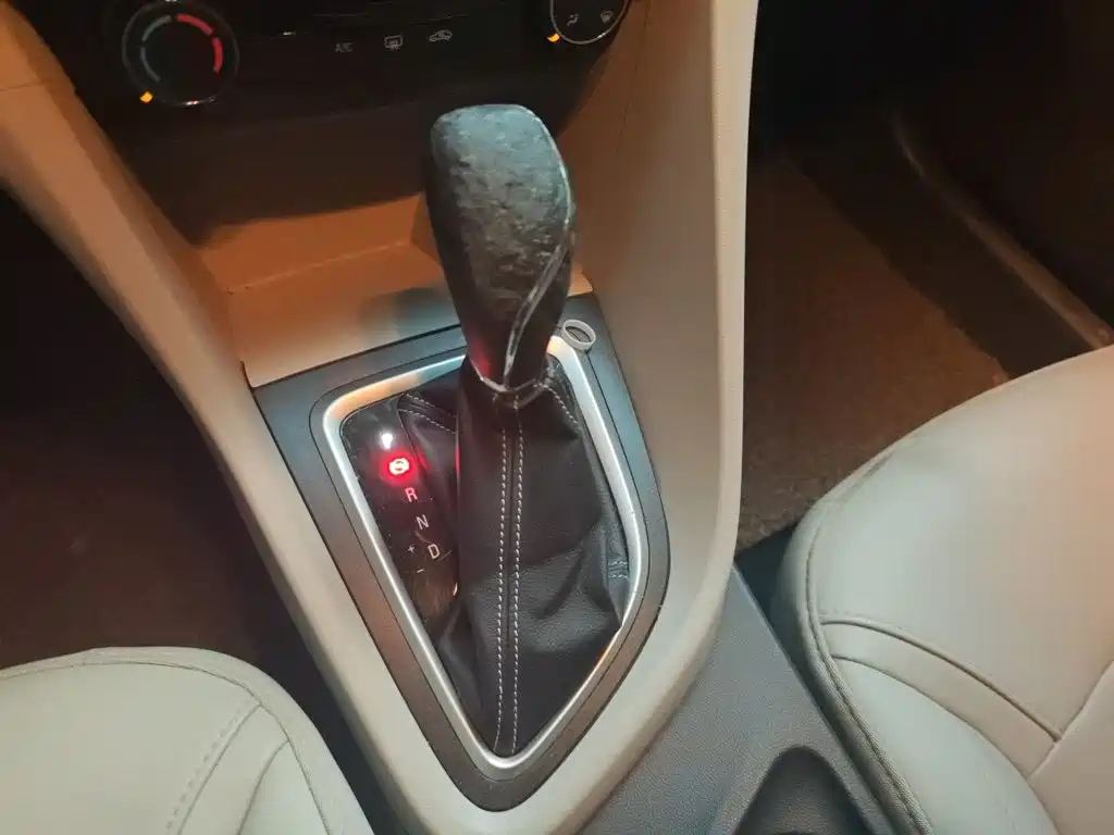 Buick Excelle GT 2017 — фото 15