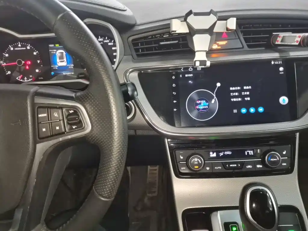 Geely Emgrand GS 2018 — фото 13