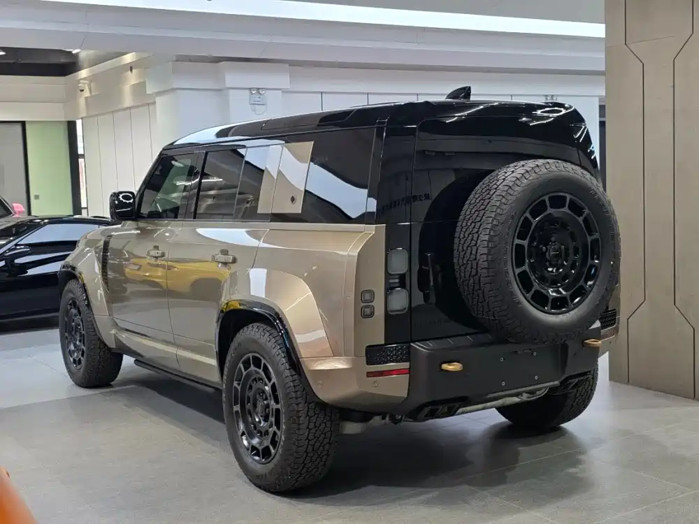 Land Rover Defender 2026 — фото 18