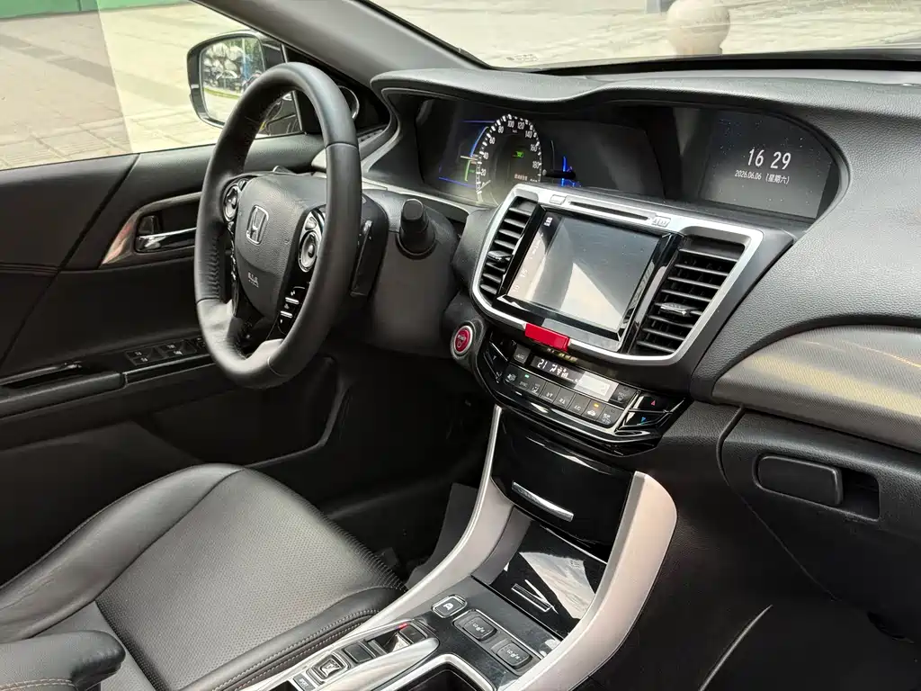Honda Accord 2018 — фото 15
