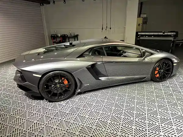 Lamborghini Aventador 2012
