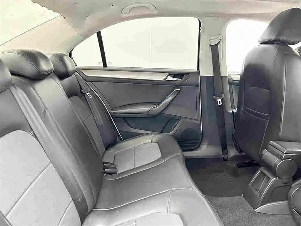 Volkswagen Santana 2014