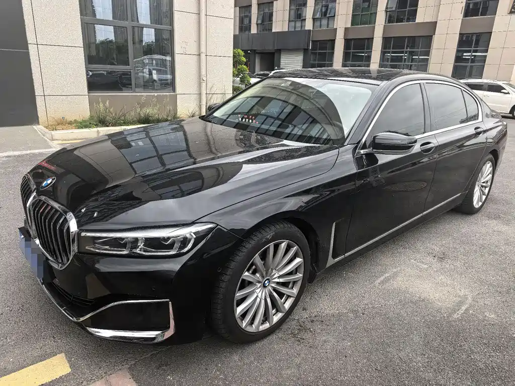 BMW 7 Series 2021 — фото 1