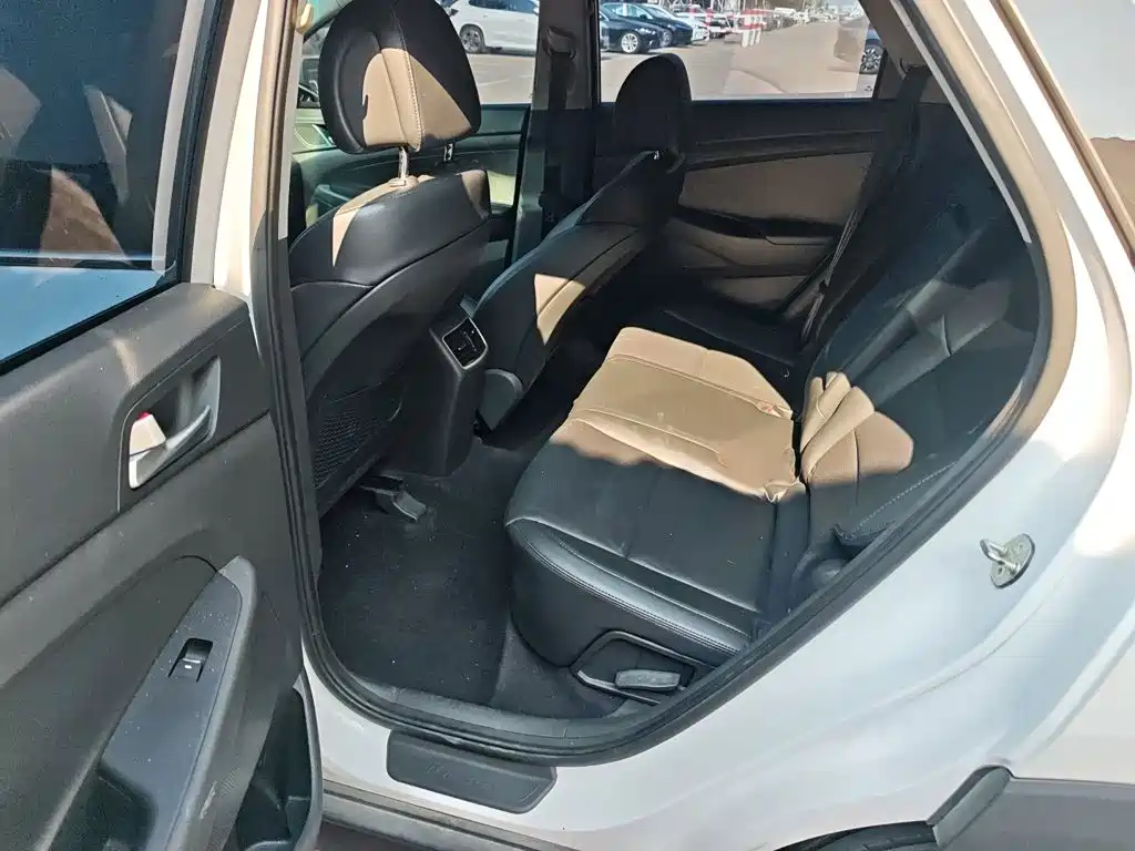 Hyundai Tucson 2016 — фото 13