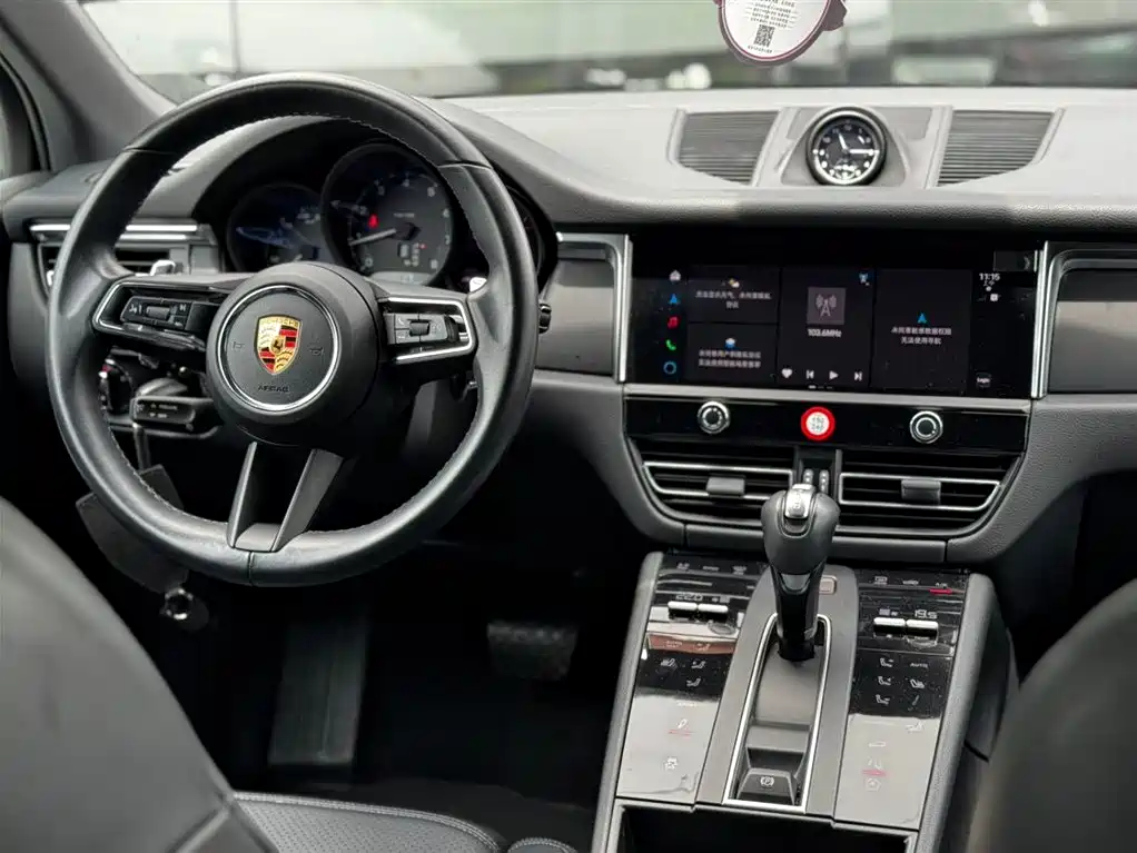 Porsche Macan 2025 — фото 11