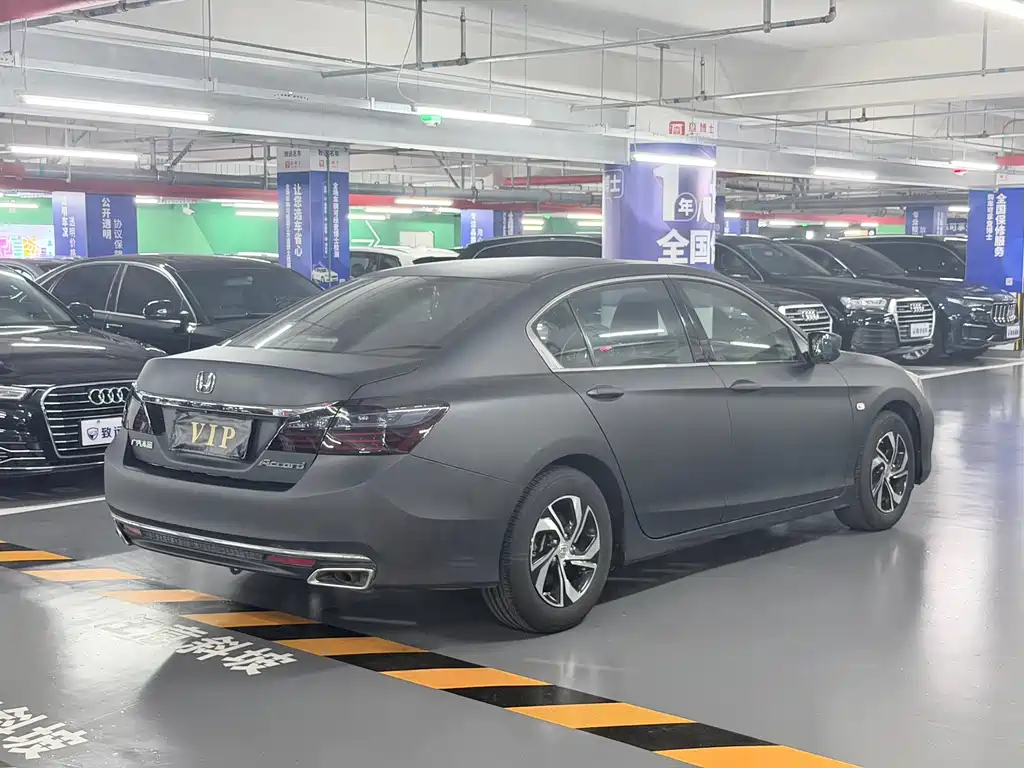 Honda Accord 2017 — фото 19