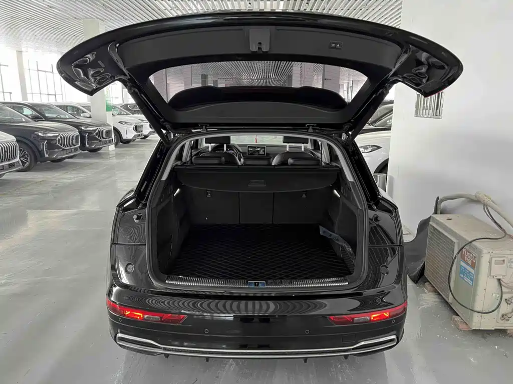 Audi Q5L 2021 — фото 20