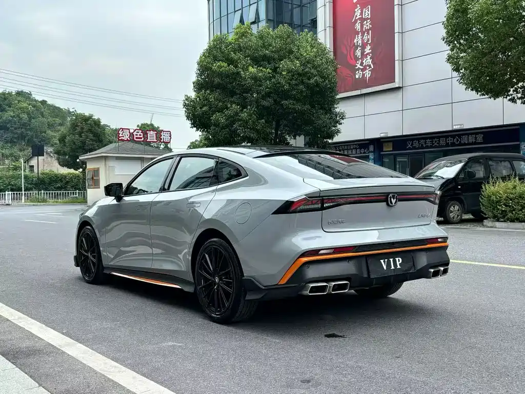 Changan UNI-V 2024 — фото 4