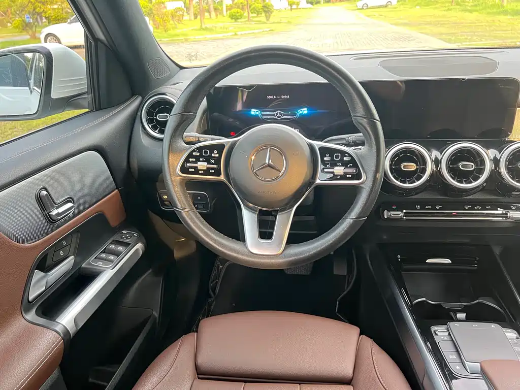 Mercedes-Benz GLB 2023 — фото 11