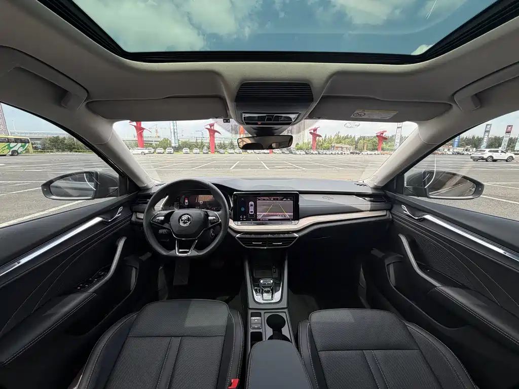 Skoda Octavia 2022 — фото 17