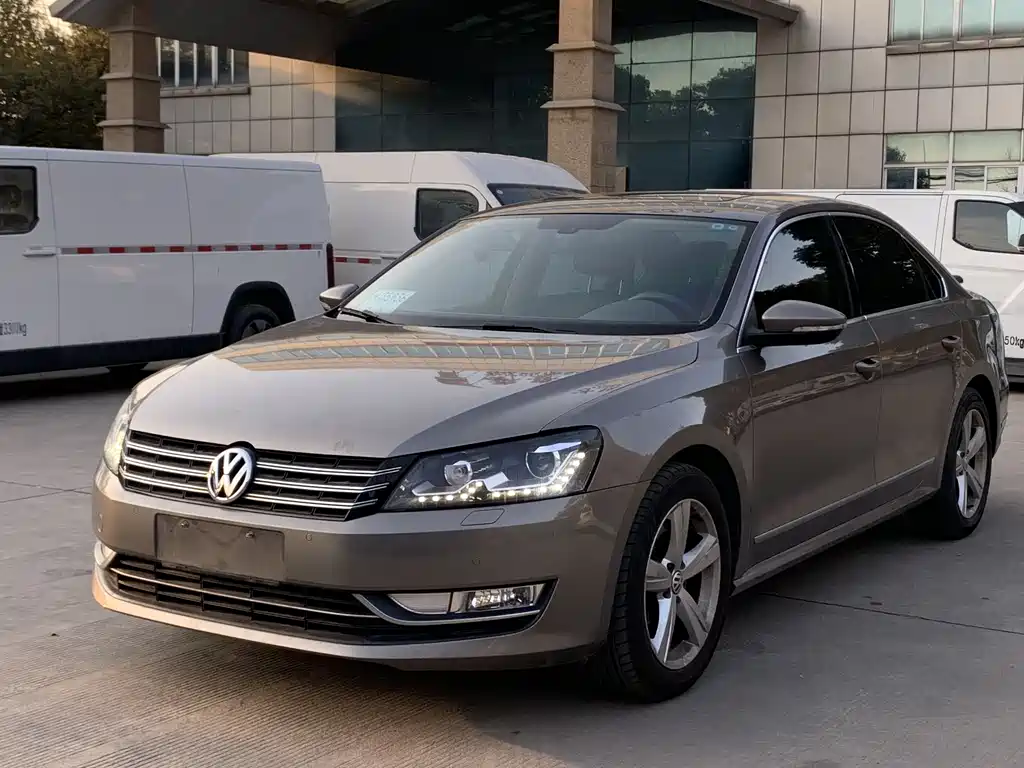 Volkswagen Passat 2015 — фото 1