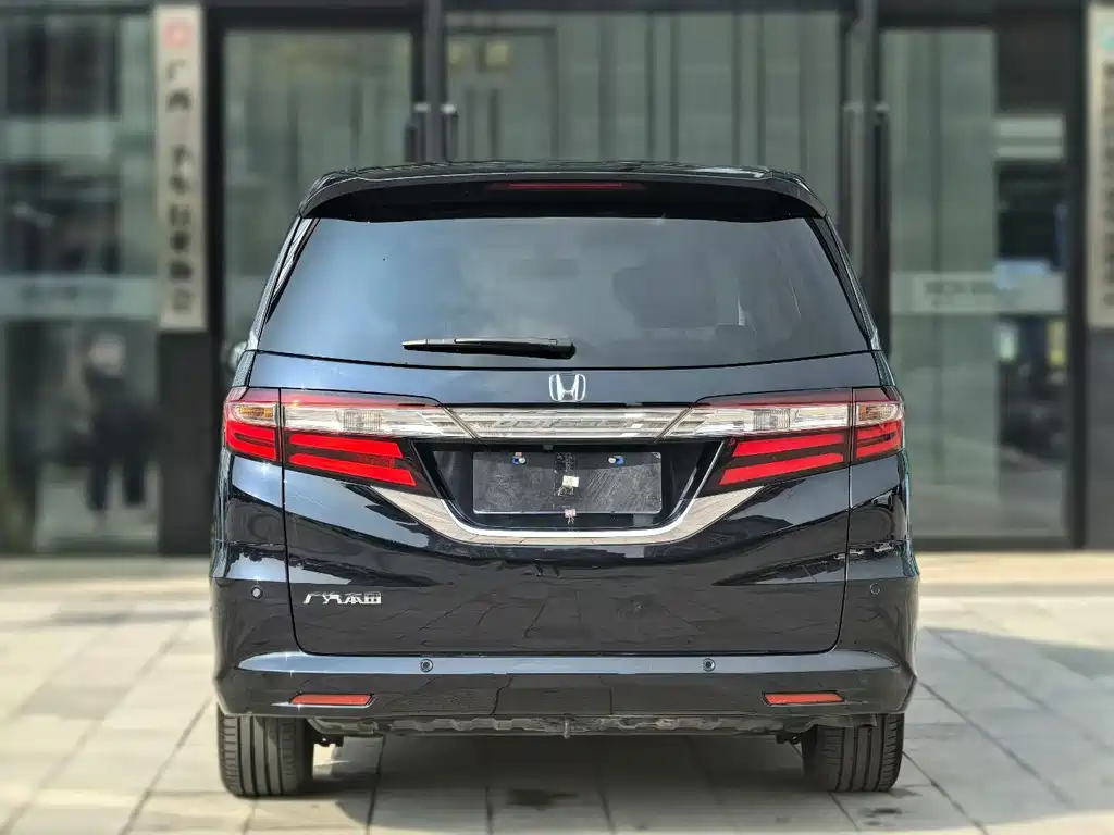 Honda Odyssey 2017 — фото 9