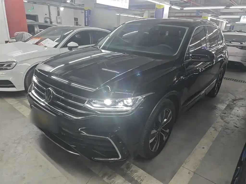 Volkswagen Tiguan L 2025 — фото 1