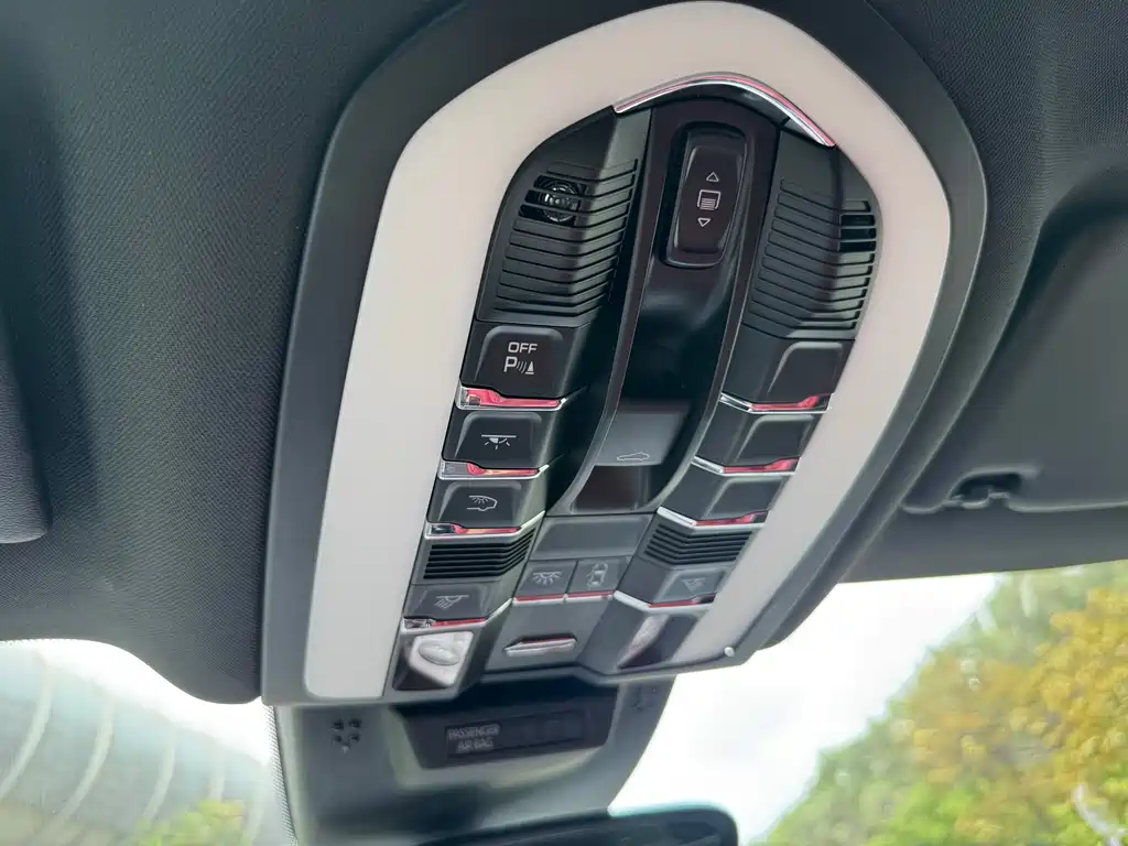 Porsche Macan 2022 — фото 16