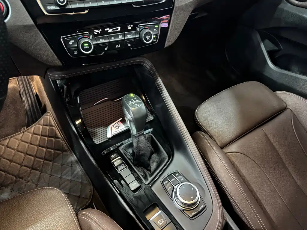 BMW X1 2018 — фото 15