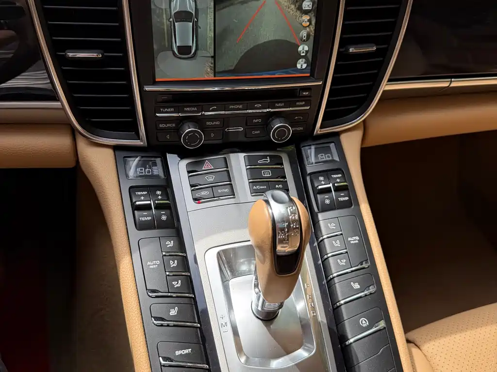 Porsche Panamera 2015 — фото 15