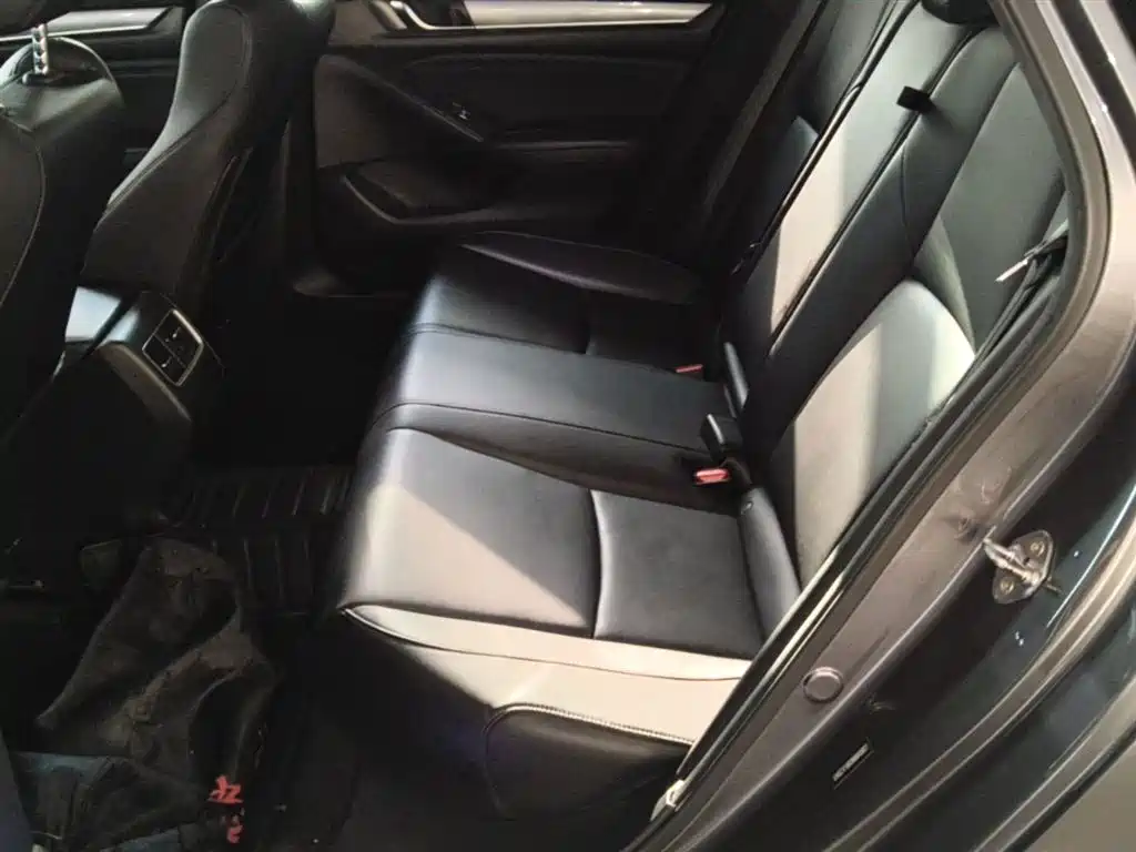 Honda Accord 2020 — фото 17