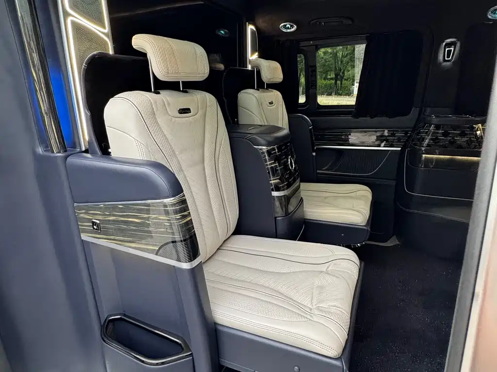 Mercedes-Benz V-Class 2020 — фото 14