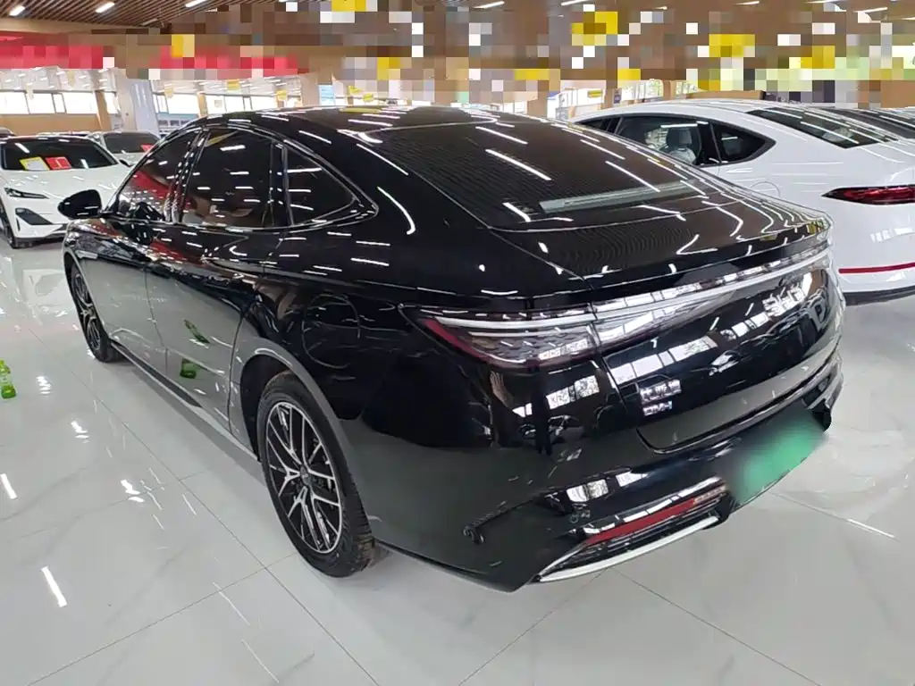 BYD Seal 07 DM-i 2025 — фото 5