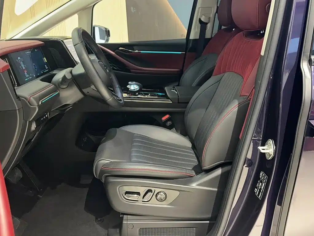 GAC Motor Trumpchi E9 2025 — фото 13