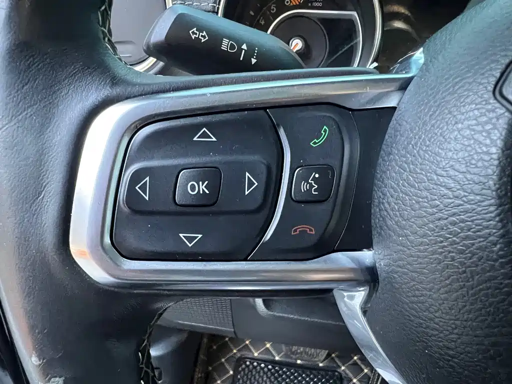 Jeep Wrangler 2019 — фото 16