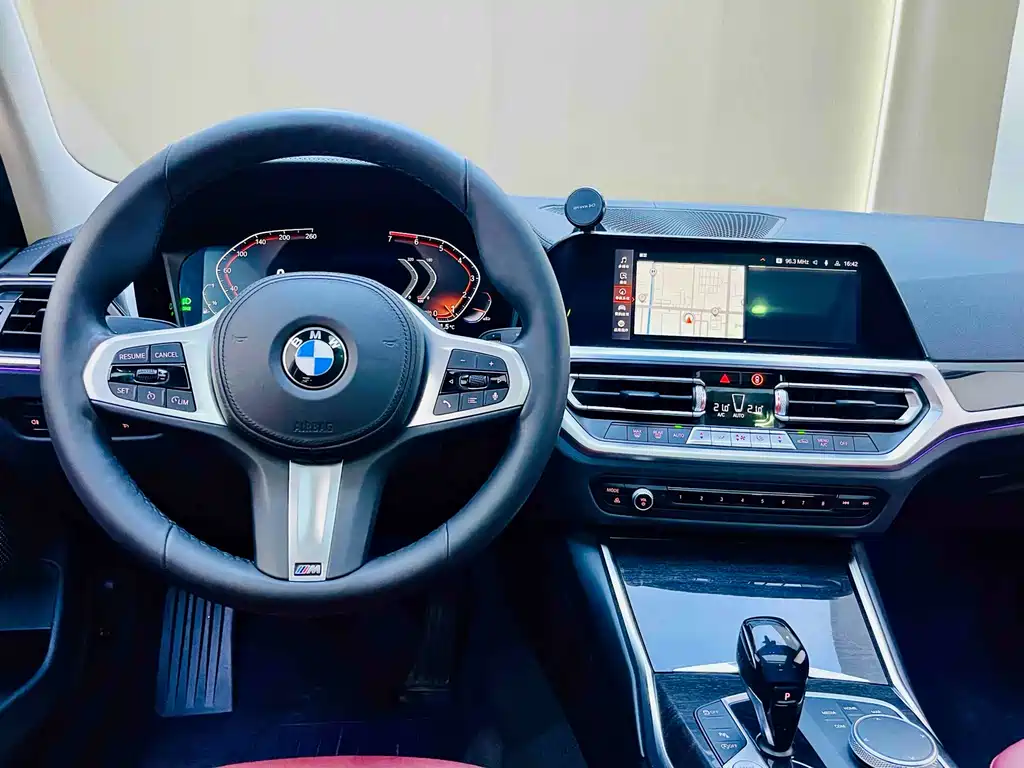 BMW 3 Series 2021 — фото 11
